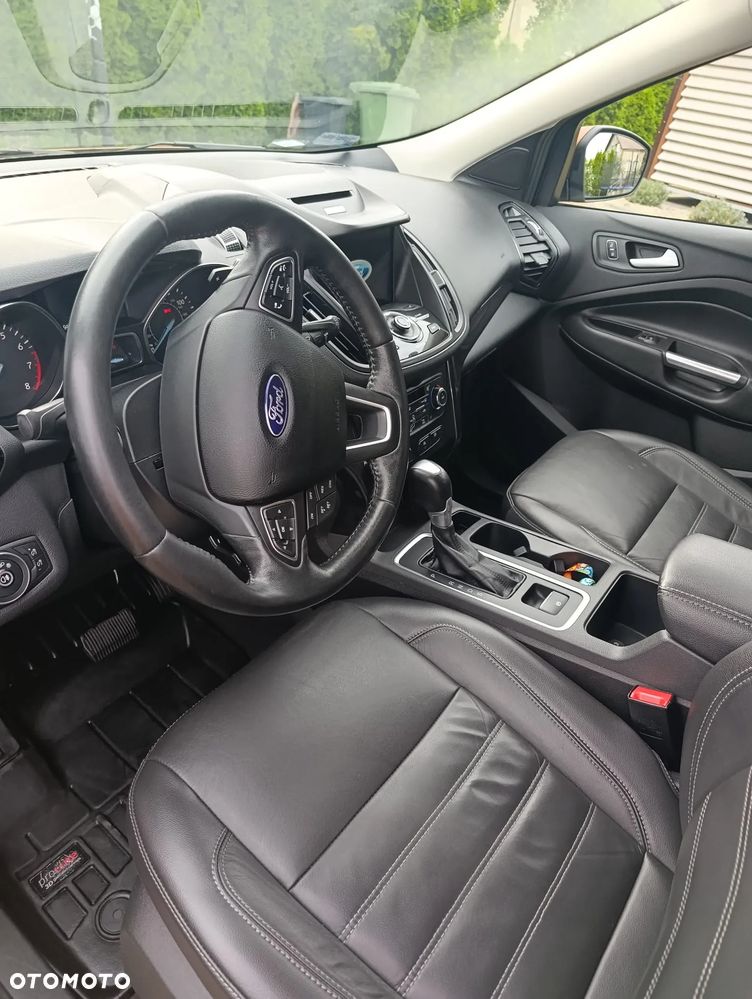 Ford Escape 2.0 EcoBoost AWD Titanium - 18