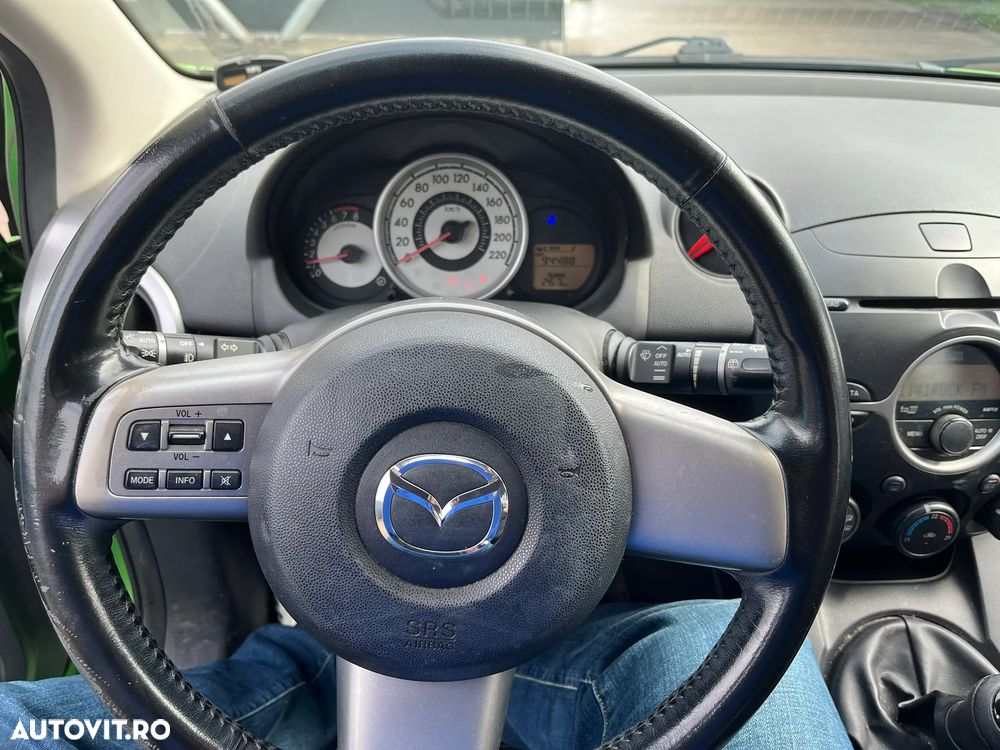 Mazda 2 - 10