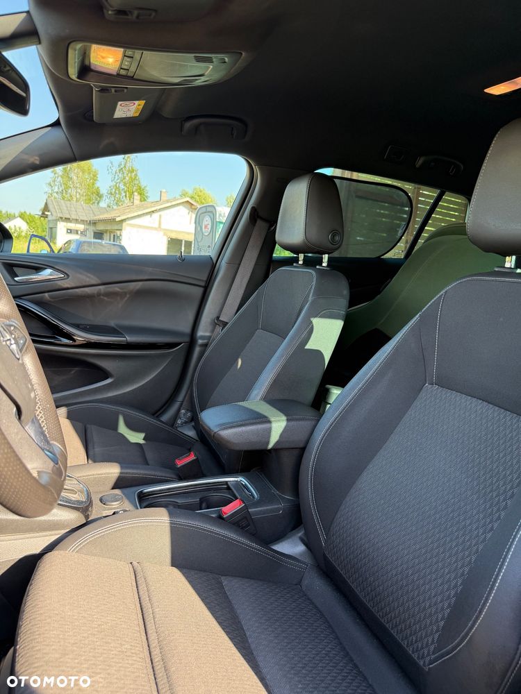 Opel Astra 1.6 CDTI Dynamic - 11