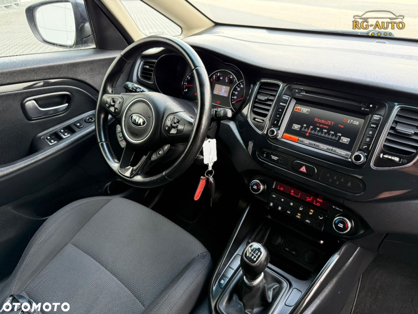 Kia Carens - 29