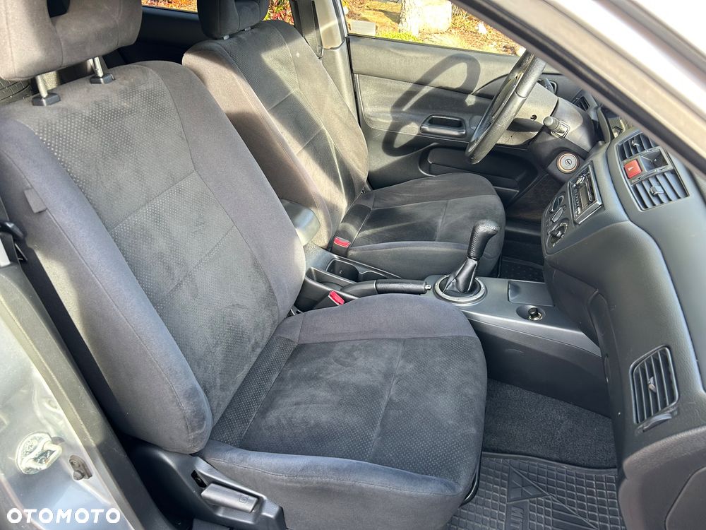 Mitsubishi Lancer 1.6 Sport - 24