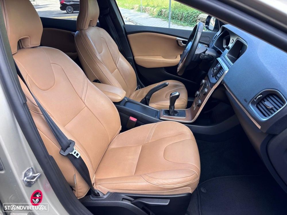 Volvo V40 Cross Country 2.0 D2 Pro - 12