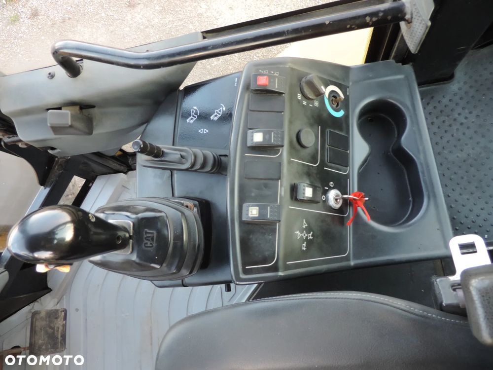 Caterpillar 908 - 11