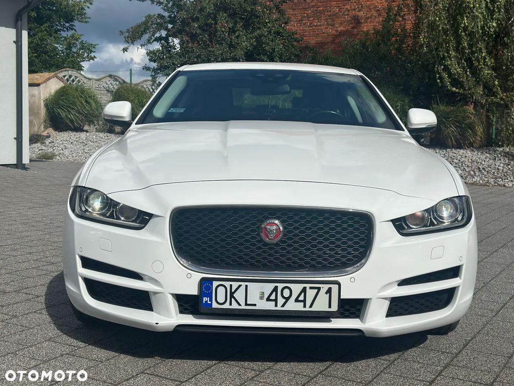 Jaguar XE 2.0 D Prestige - 6