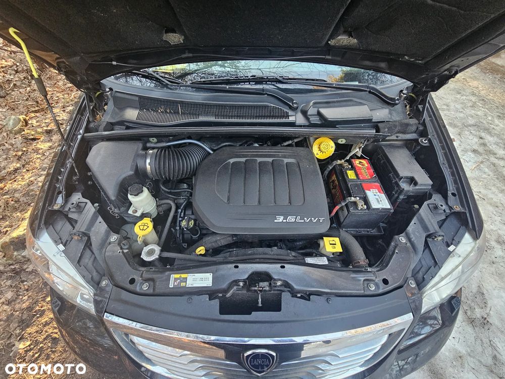 Lancia Voyager 3.6 Gold - 22