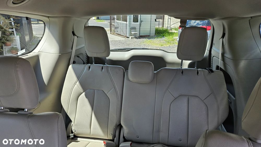 Chrysler Pacifica - 9