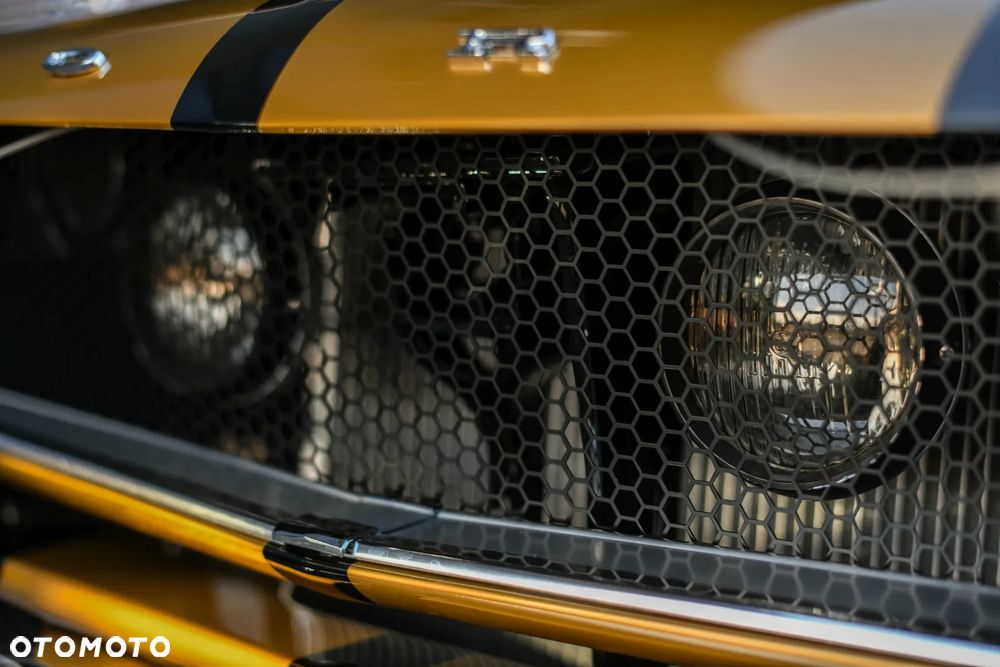 Ford Mustang - 32