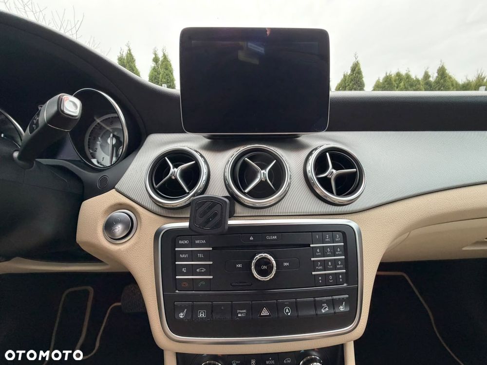 Mercedes-Benz GLA 250 7G-DCT Style - 30