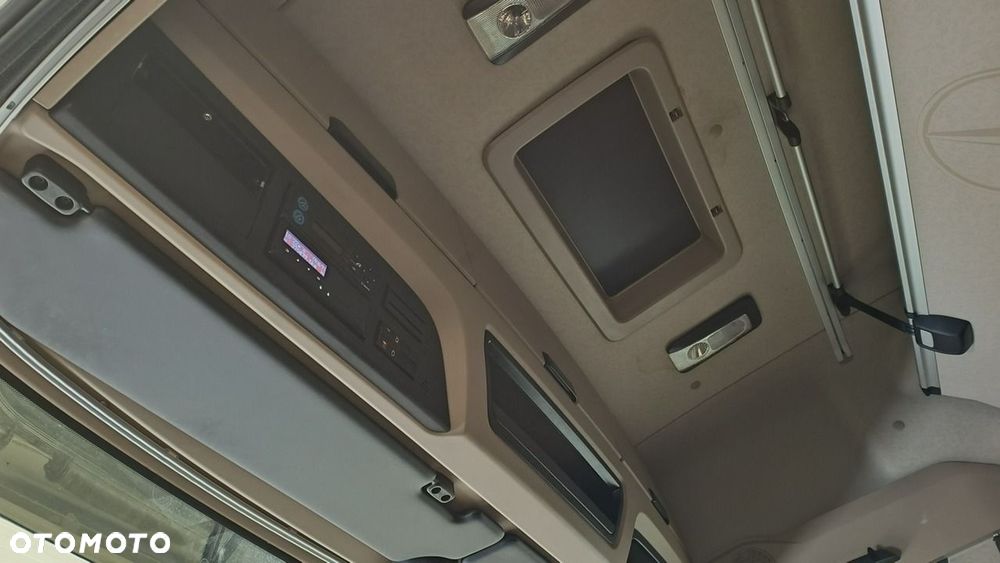 Mercedes-Benz Actros - 15