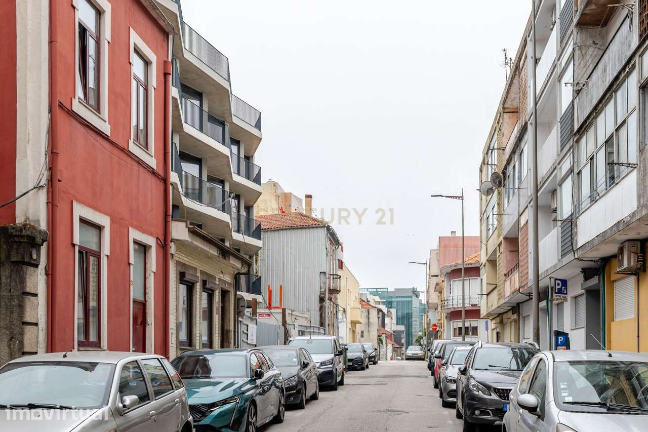 Arrendamento T3 no 4º andar em Mafamude, Vila Nova de Gaia Porto - Grande imagem: 2/56
