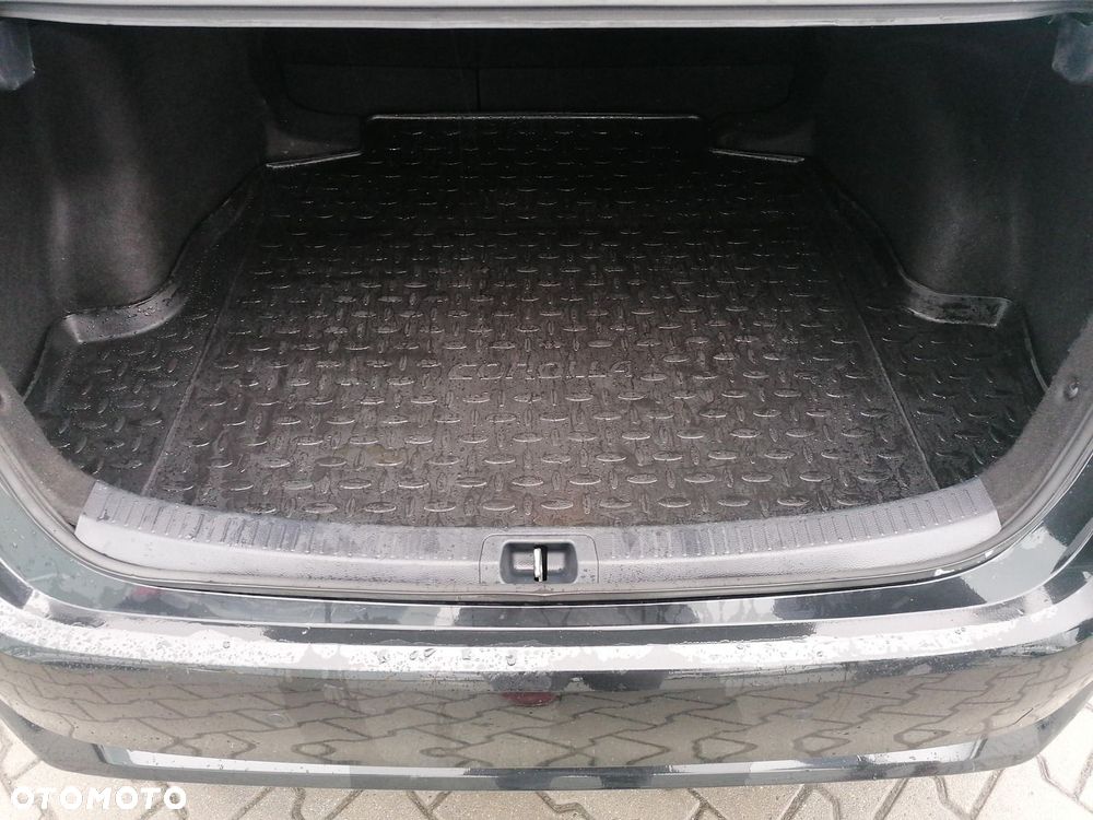 Toyota Corolla 1.8 Hybrid Executive - 12