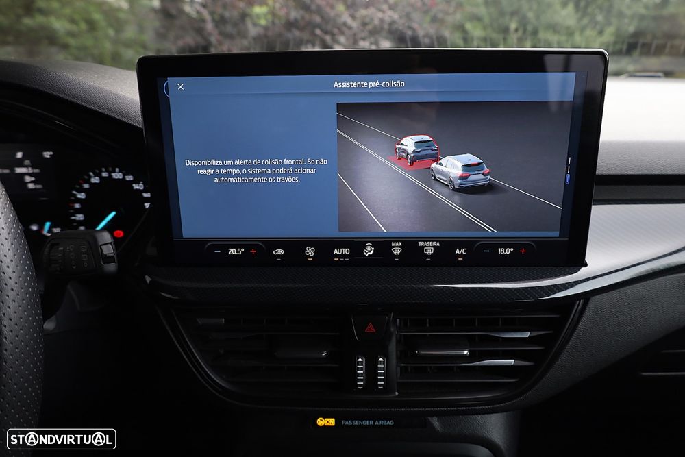 Ford Focus 1.0 EcoBoost MHEV ST-Line - 36