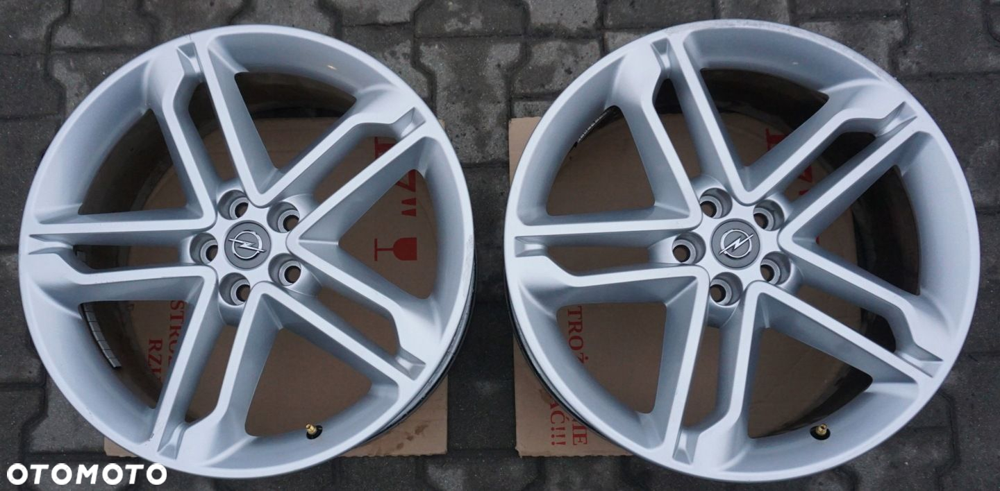 Opel Ampera-e Astra 19" 5x105x56,6 ET38 F48 - 4