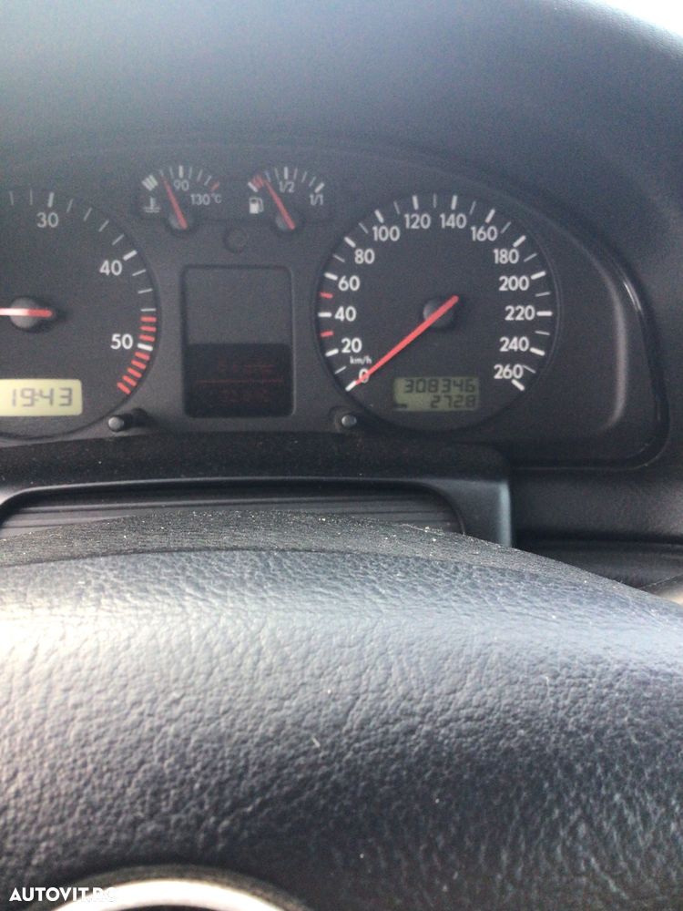 Volkswagen Passat - 11