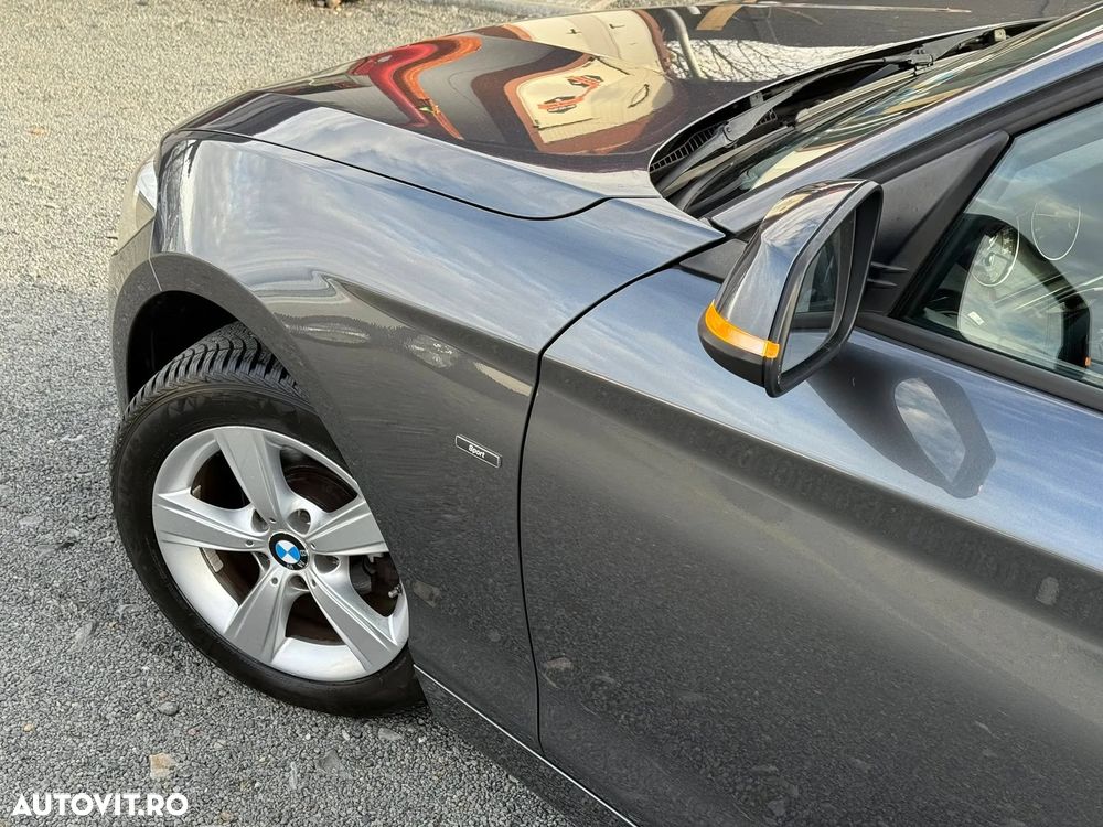 BMW Seria 1 118d Sport Line - 32