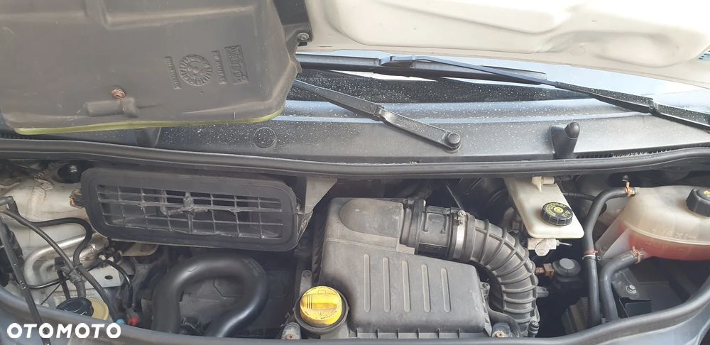 Renault Trafic - 25