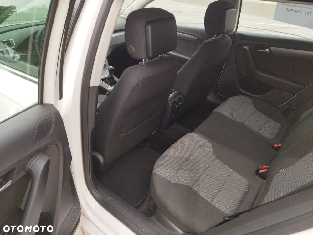 Volkswagen Passat - 9
