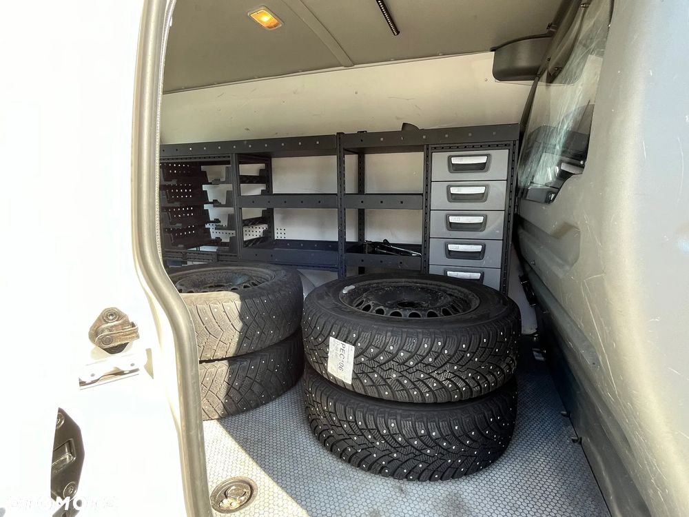 Volkswagen Caddy Maxi - 16