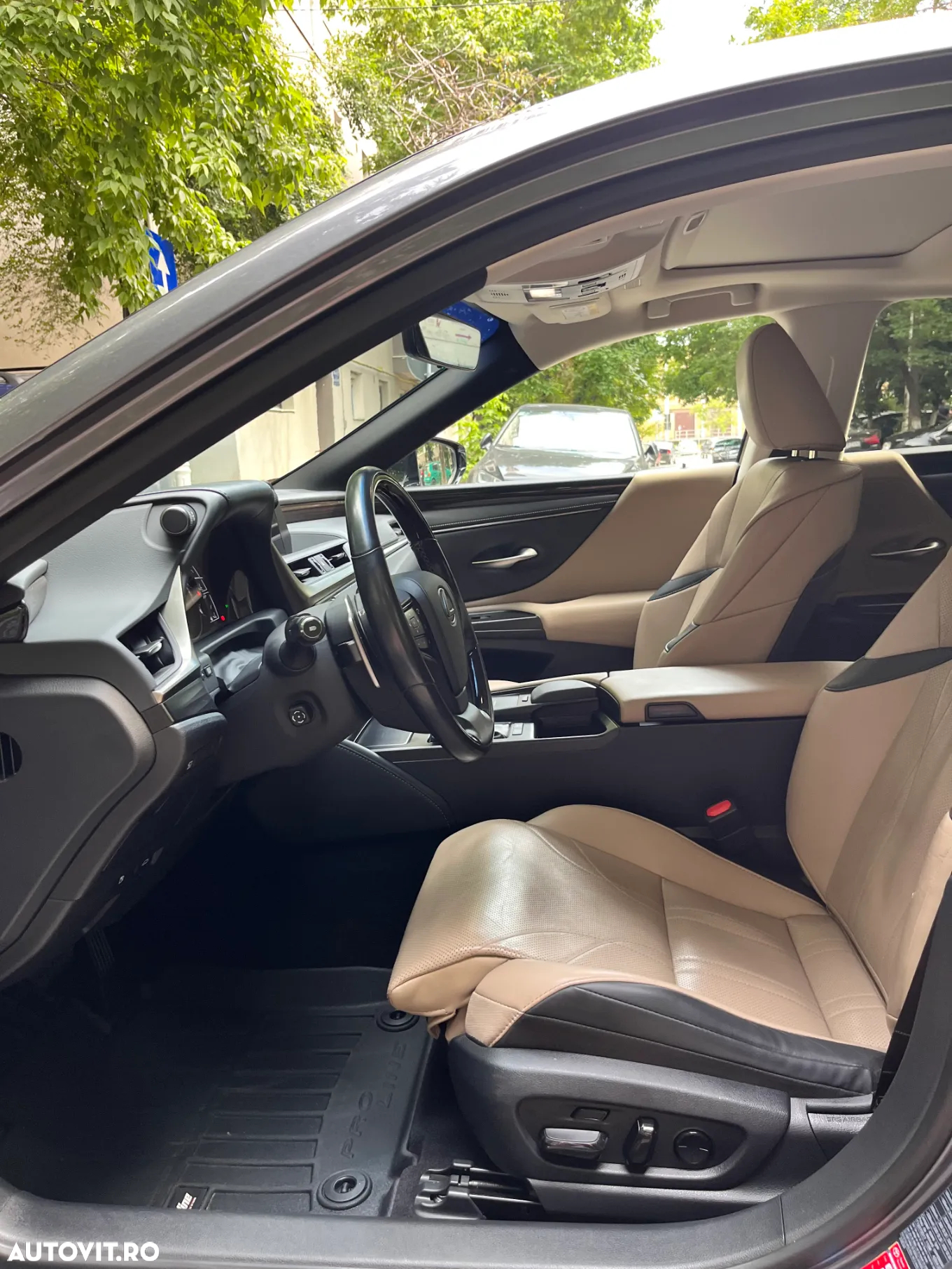 Lexus Seria ES 300h 2.5 TNGA HV 25H- 4X2 CVT Executive - 14