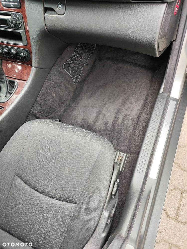 Mercedes-Benz Klasa C 220 CDI Elegance - 19