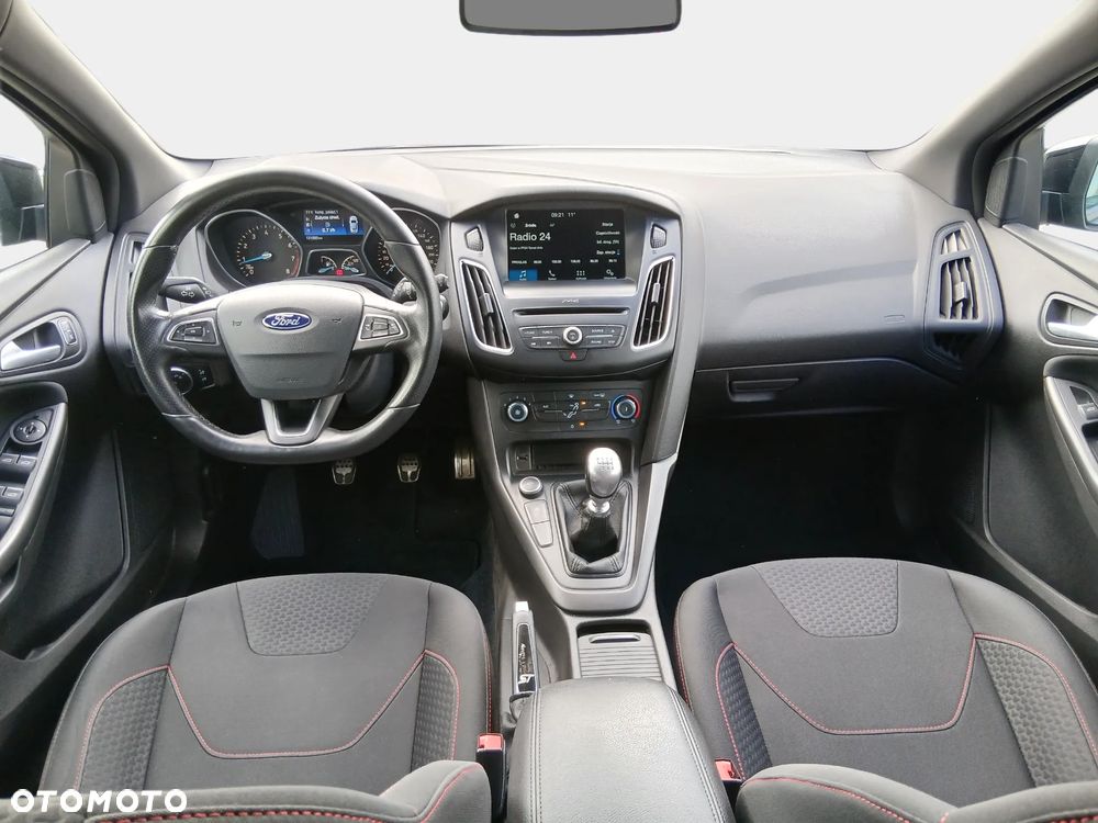 Ford Focus 1.5 EcoBoost ST-Line - 8