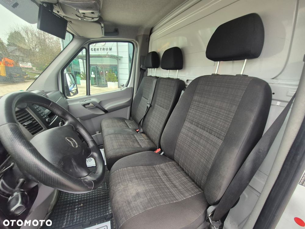 Mercedes-Benz Sprinter 316 CDi / KONTENER / WINDA  / TEMPOMAT / 3 MIEJSCA / 1 WŁ / SERWISOWANY - 25