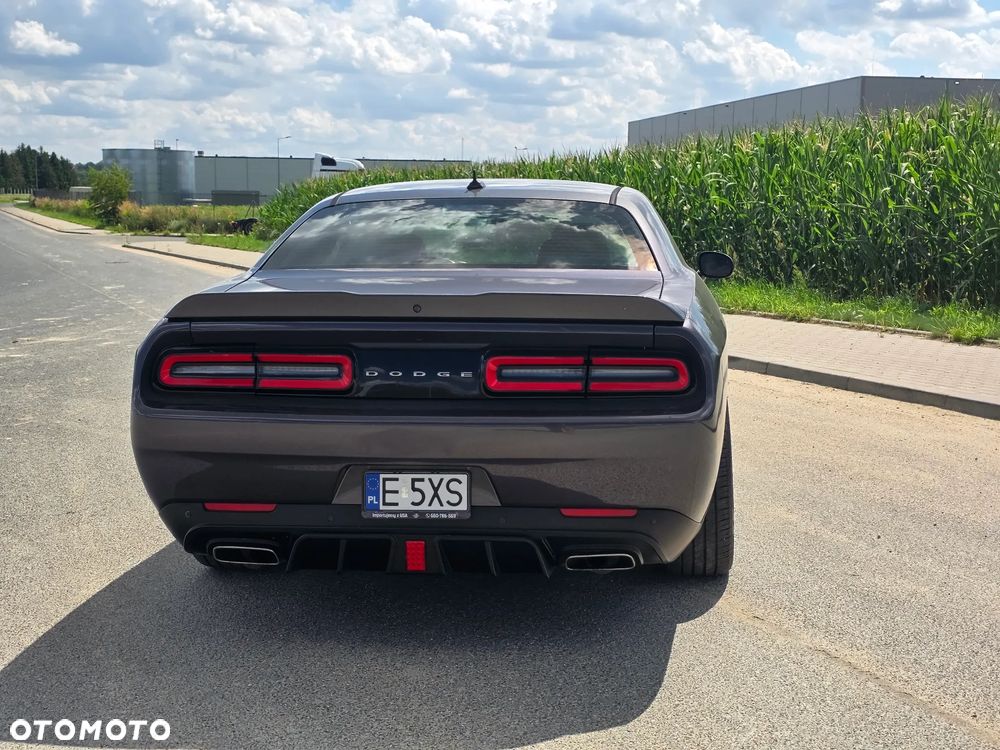 Dodge Challenger 3.6 SXT Plus - 10