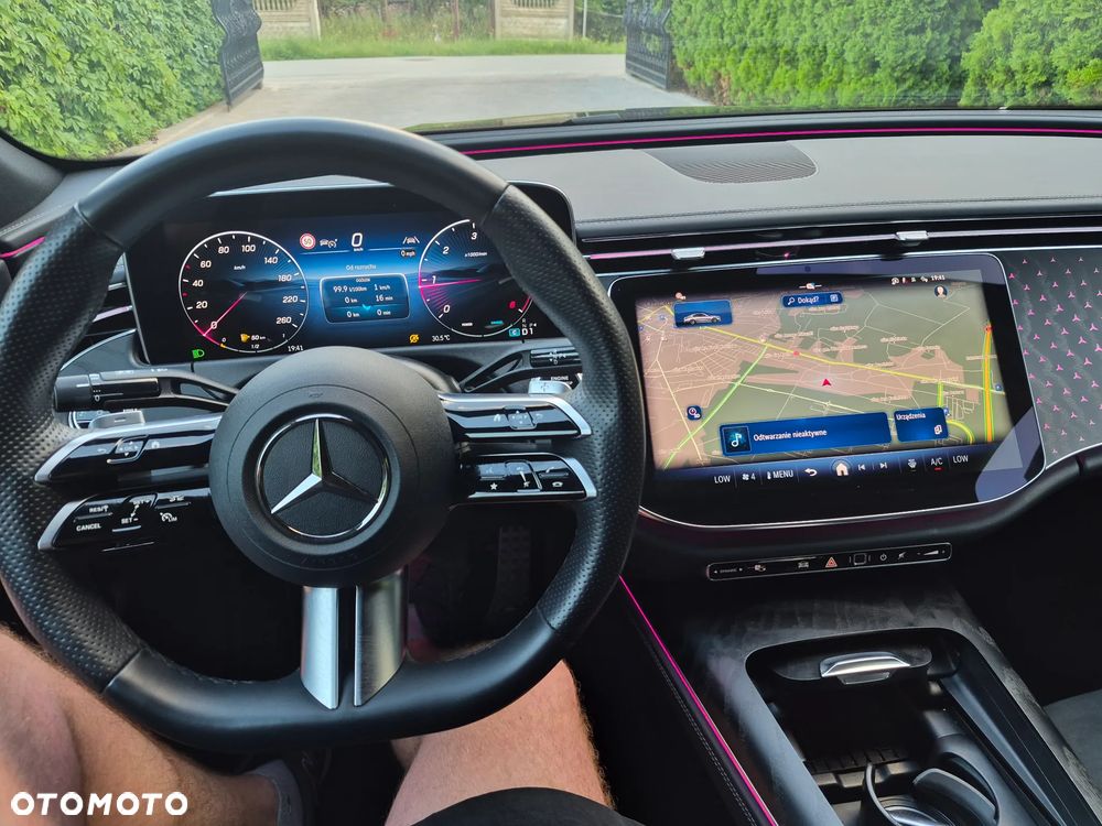 Mercedes-Benz Klasa E 220 d mHEV 4-Matic AMG 9G-Tronic - 11