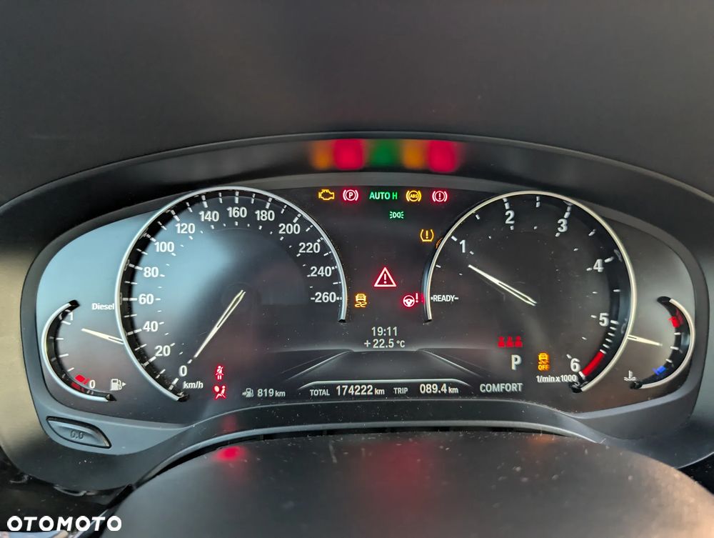 BMW Seria 5 520d Luxury Line - 9