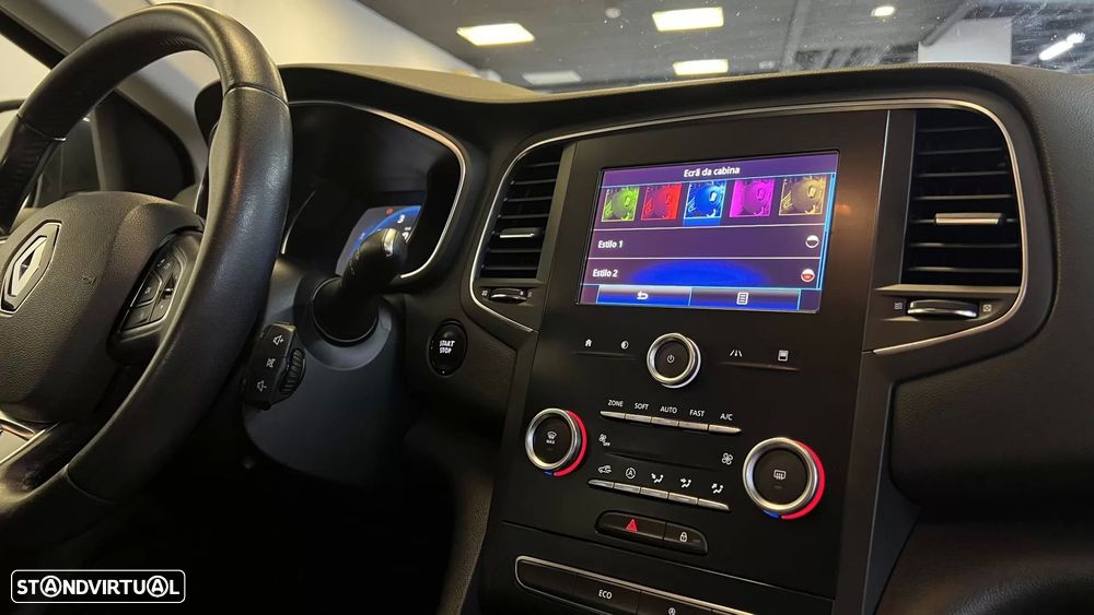 Renault Mégane ENERGY TCe 130 INTENS - 25