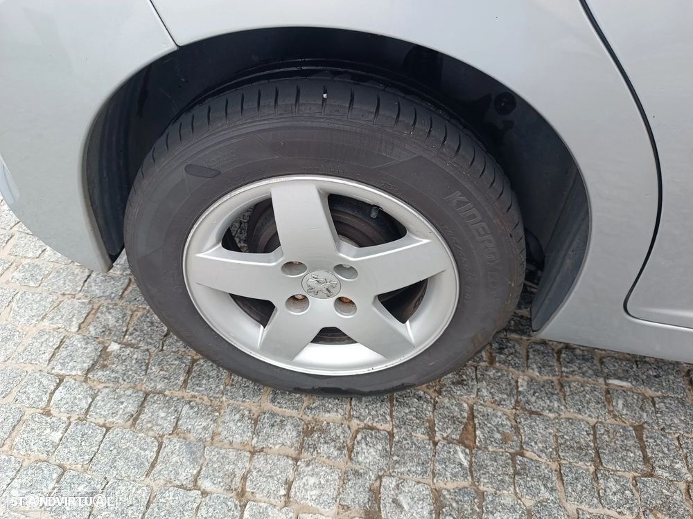 Peugeot 207 1.4 HDi Urban - 6