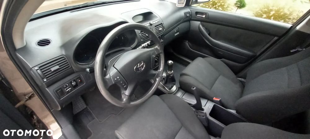 Toyota Avensis 1.8 VVT-i Luna - 6