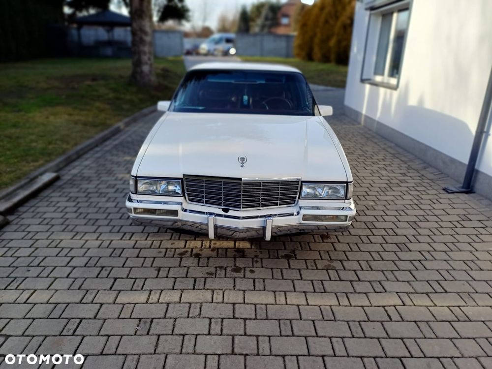 Cadillac Deville 4.9 STD - 40