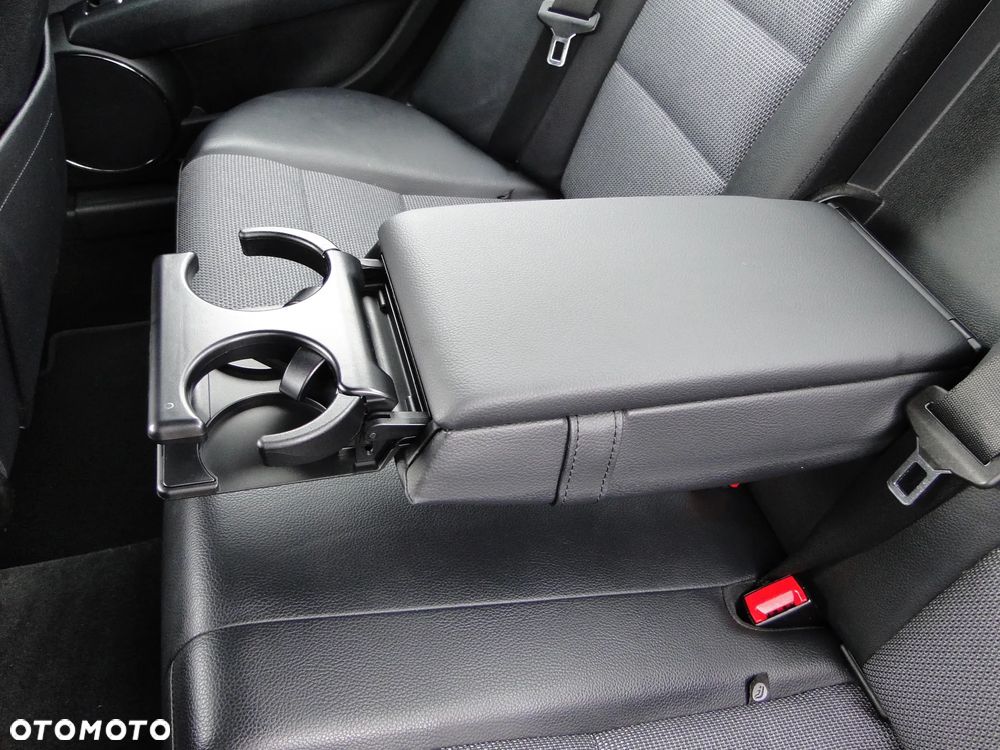 Mercedes-Benz Klasa C 200 7G-TRONIC Avantgarde Edition - 34