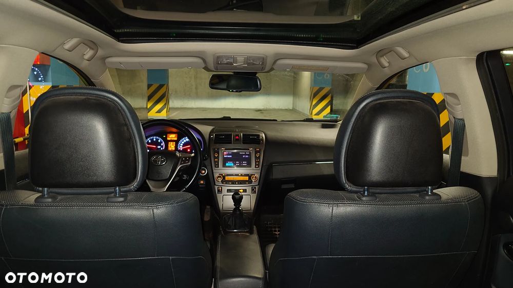 Toyota Avensis Combi 2.0 D-4D Executive - 26