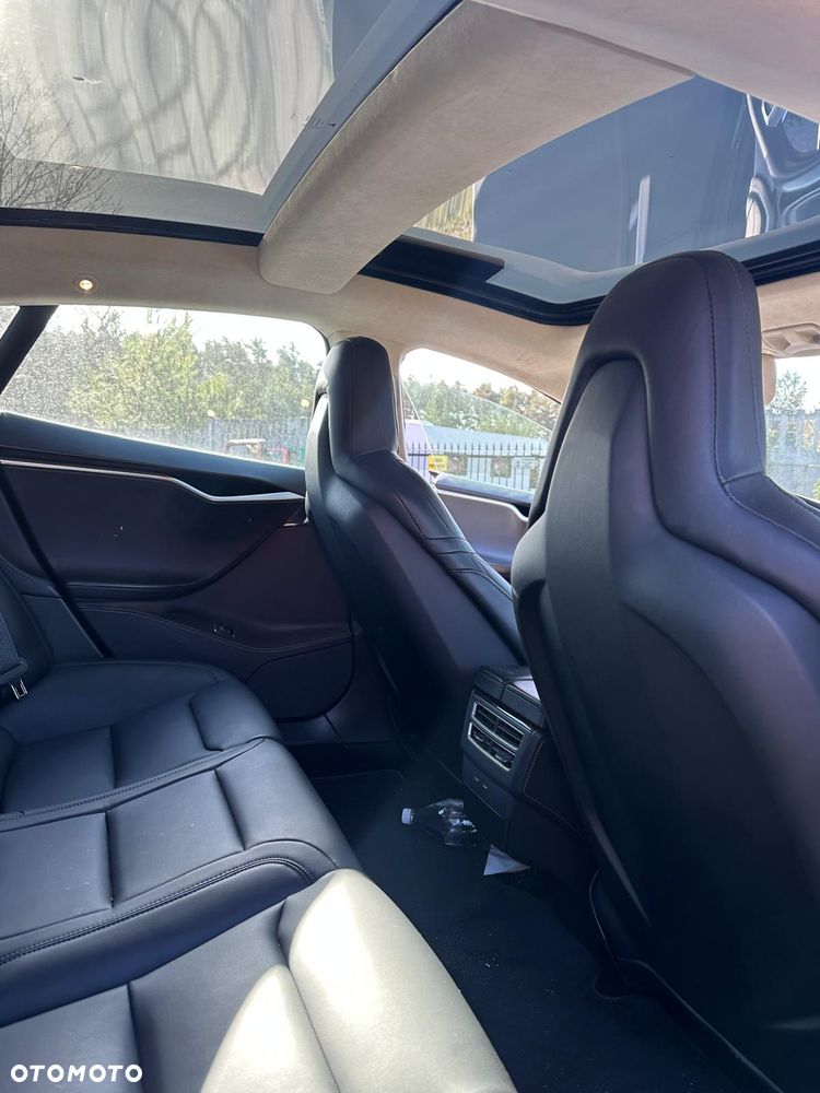 Tesla Model S Long Range Plus - 4