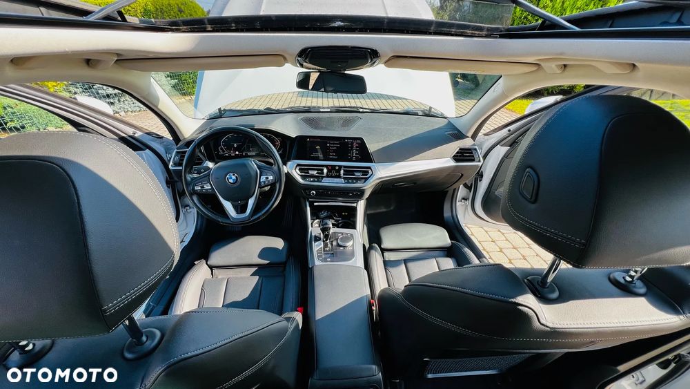 BMW Seria 3 320d xDrive Luxury Line sport - 33