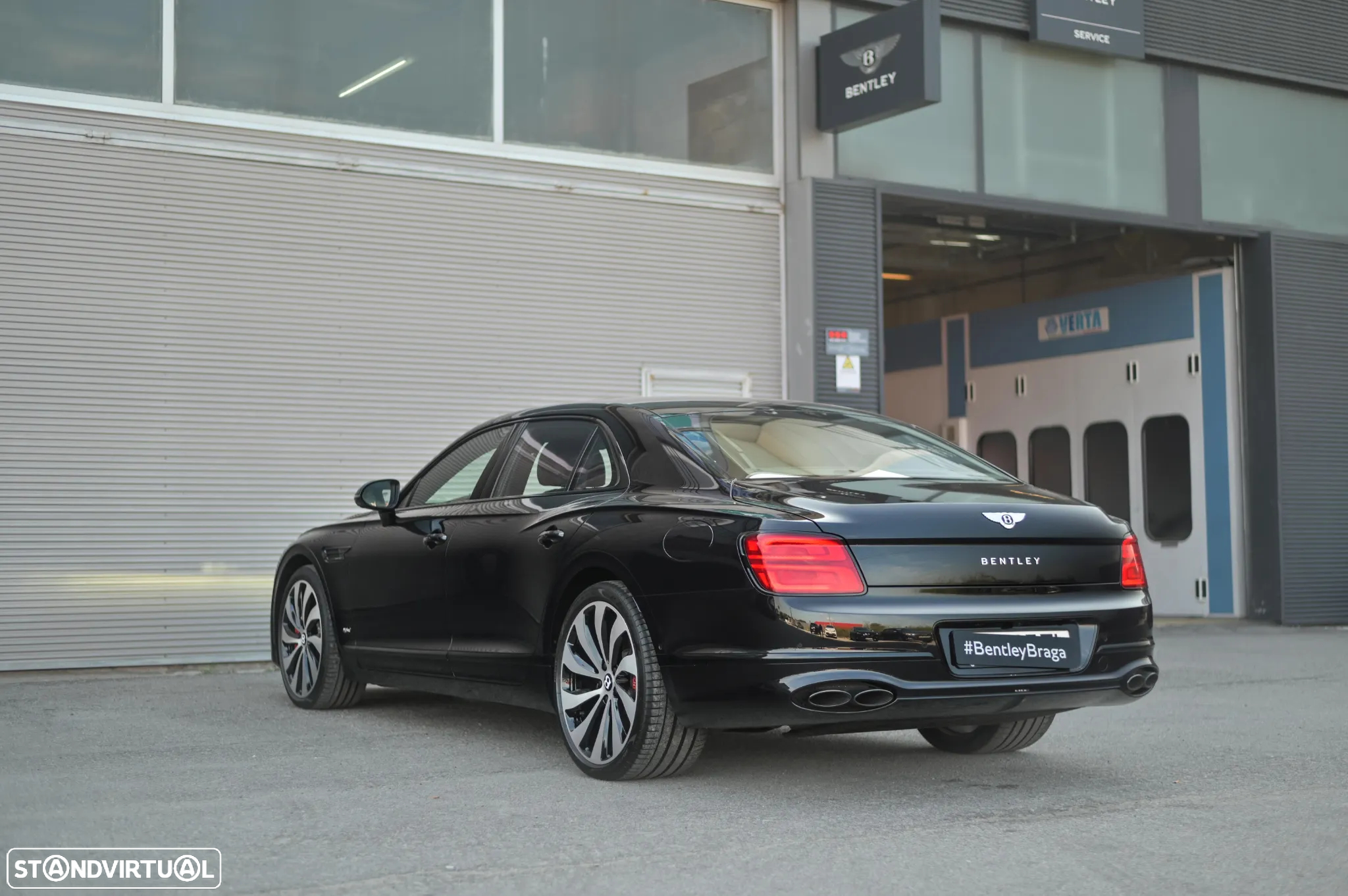 Bentley Flying Spur Hybrid - 6