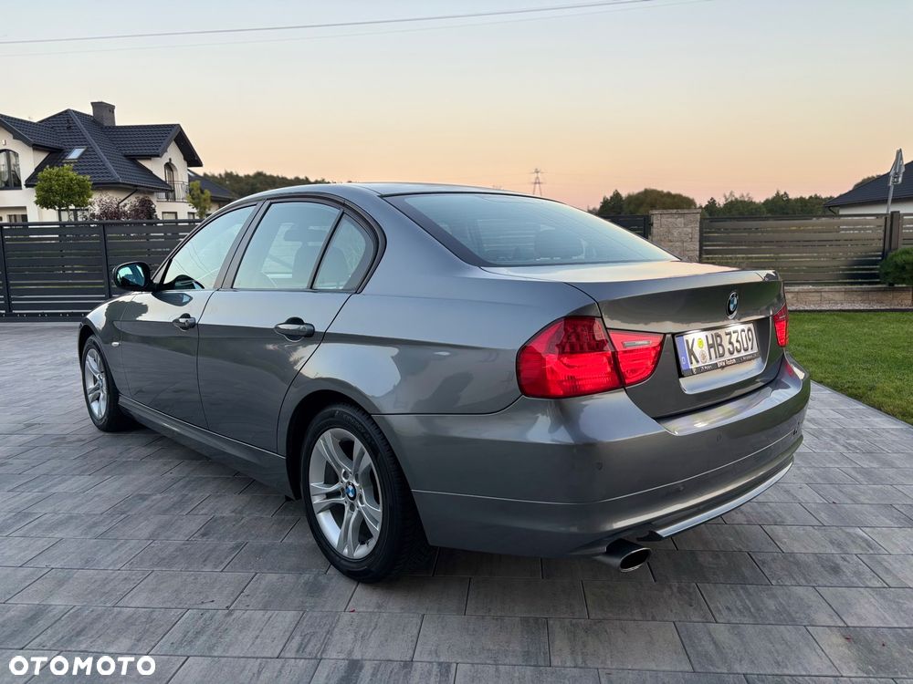 BMW Seria 3 320i - 3