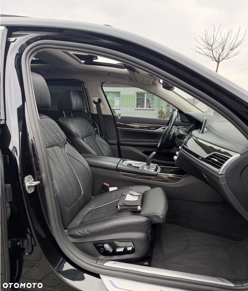 BMW Seria 7 740Li - 15