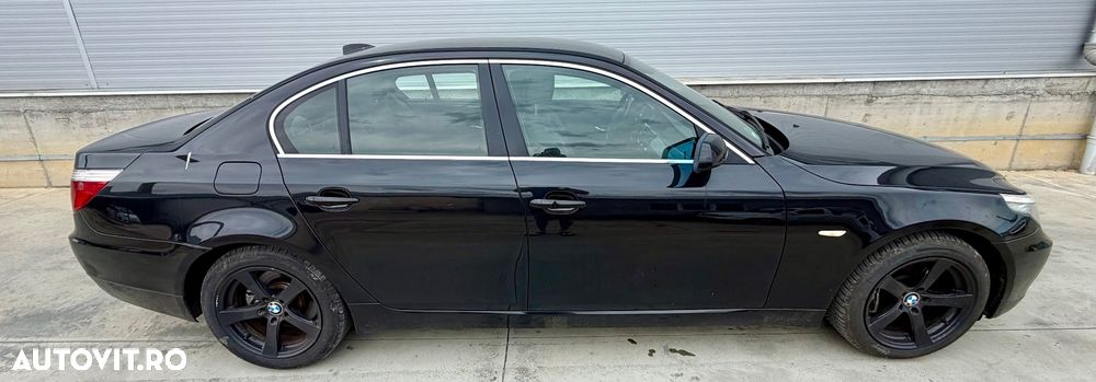 BMW Seria 5 520d Edition Sport - 6
