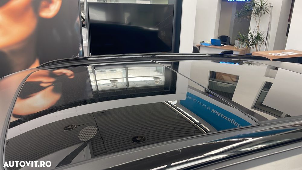 Volkswagen Touareg V6 TDI 4MOTION R-Line - 11