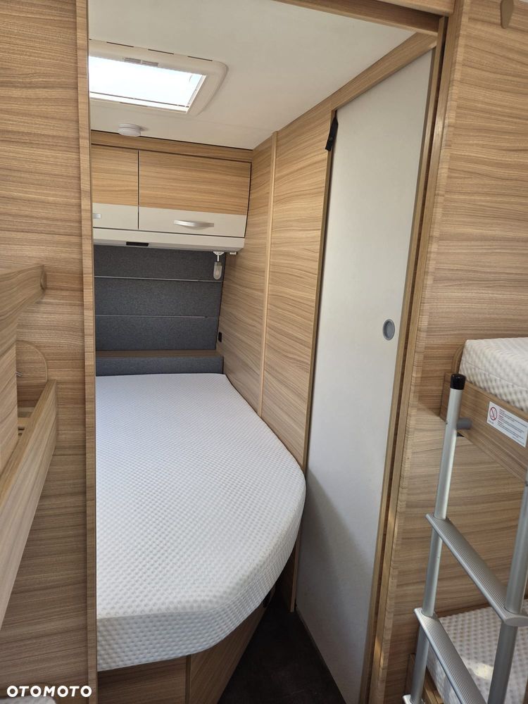 Dethleffs Camper 730FKR - 31