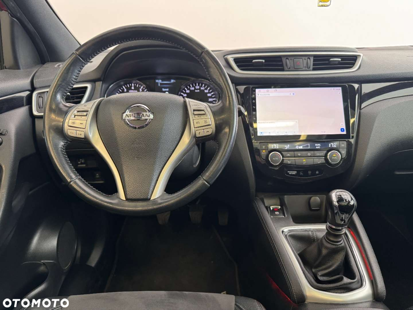 Nissan Qashqai 1.6 DIG-T N-Connecta - 27