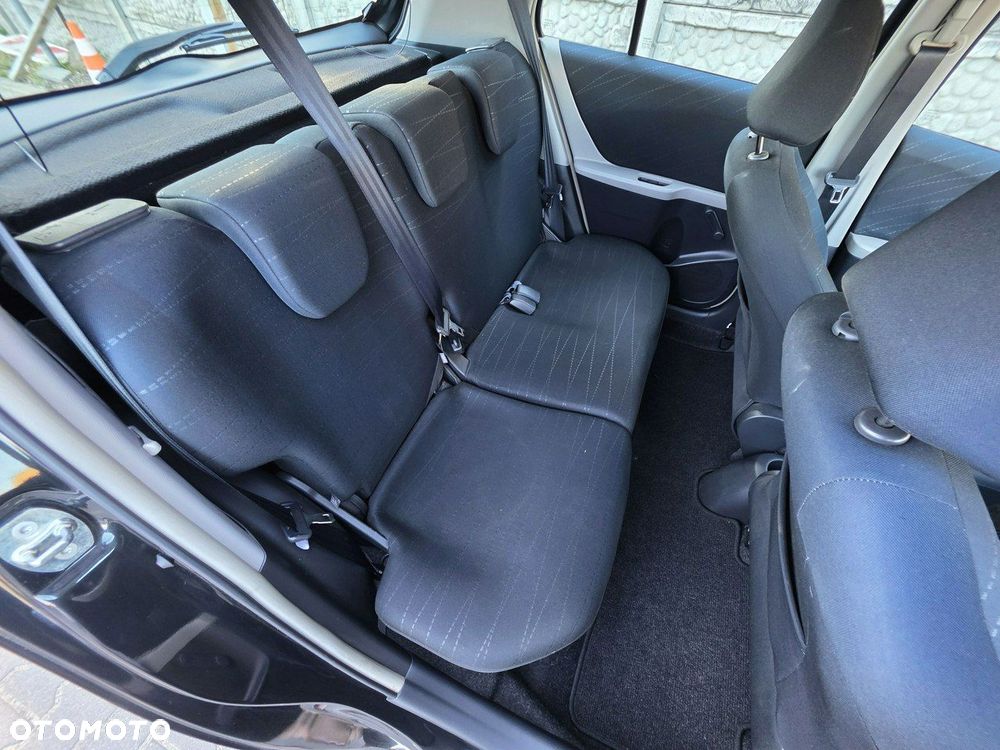 Toyota Yaris 1.3 VVT-i Sol - 22