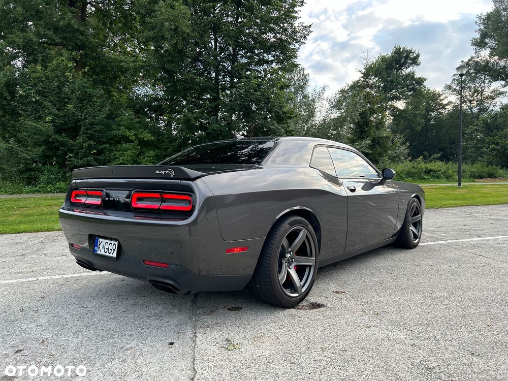 Dodge Challenger 6.2 Hellcat - 5