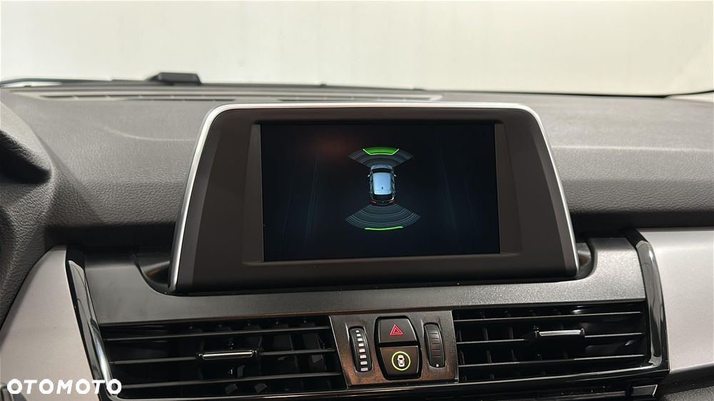 BMW Seria 2 218d - 20