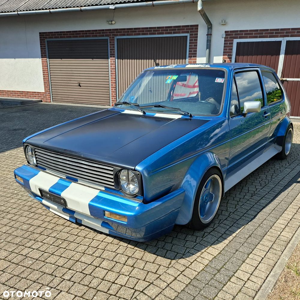 Volkswagen Golf - 2