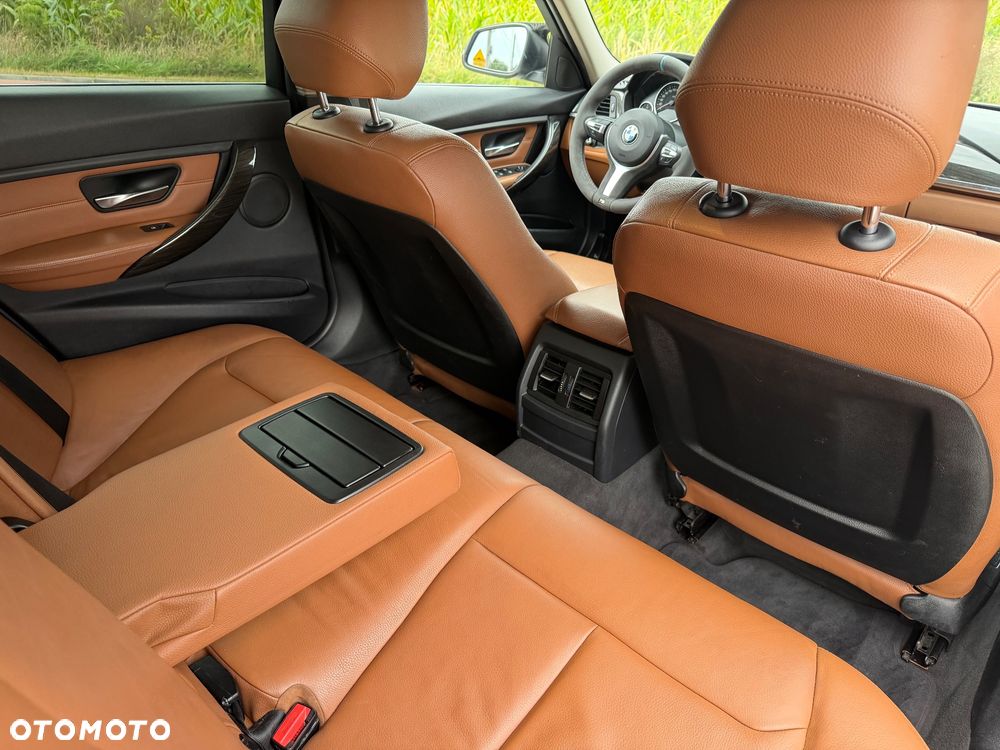 BMW Seria 3 328i xDrive - 17