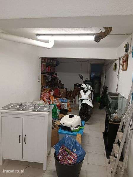 Arrenda-se garagem - Grande imagem: 2/5